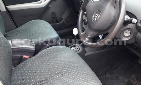 Nunua Ilio tumika Toyota Vitz Fedha Gari ndani ya Bujumbura nchini Bujumbura Nunua Ilio tumika Toyota Vitz Fedha Gari ndani ya Bujumbura nchini Bujumbura
