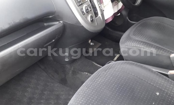 Nunua Ilio tumika Toyota Ractis Nyeusi Gari ndani ya Bujumbura nchini Bujumbura Nunua Ilio tumika Toyota Ractis Nyeusi Gari ndani ya Bujumbura nchini Bujumbura