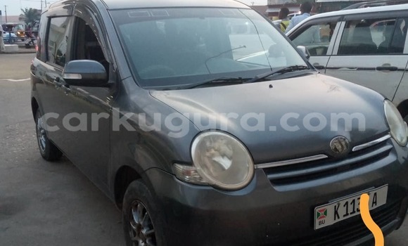 Buy Used Toyota Sienta Silver Car in Bujumbura in Bujumbura Buy Used Toyota Sienta Silver Car in Bujumbura in Bujumbura