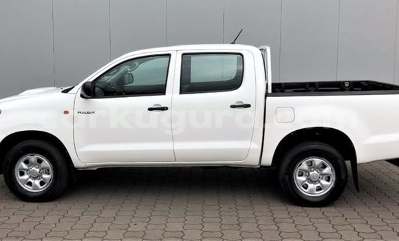 Acheter Occasion Voiture Toyota Hilux Blanc à Buyenzi, Bujumbura Acheter Occasion Voiture Toyota Hilux Blanc à Buyenzi, Bujumbura