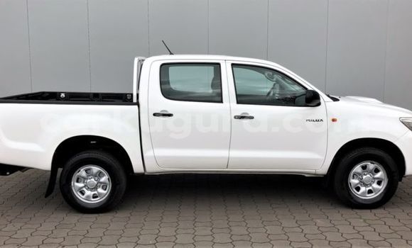 Acheter Occasion Voiture Toyota Hilux Blanc à Buyenzi, Bujumbura Acheter Occasion Voiture Toyota Hilux Blanc à Buyenzi, Bujumbura
