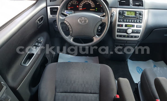 Acheter Occasion Voiture Toyota Avensis Verso Bleu à Muramvya, Burundi Acheter Occasion Voiture Toyota Avensis Verso Bleu à Muramvya, Burundi