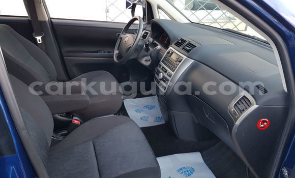 Acheter Occasion Voiture Toyota Avensis Verso Bleu à Muramvya, Burundi Acheter Occasion Voiture Toyota Avensis Verso Bleu à Muramvya, Burundi