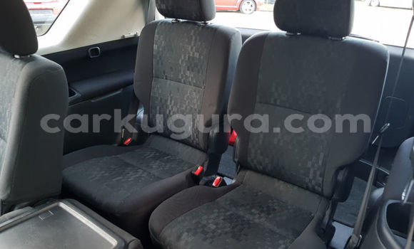 Acheter Occasion Voiture Toyota Avensis Verso Bleu à Muramvya, Burundi Acheter Occasion Voiture Toyota Avensis Verso Bleu à Muramvya, Burundi