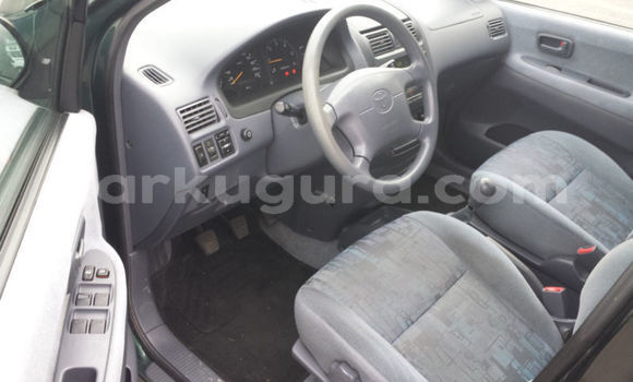 Acheter Occasion Voiture Toyota Picnic Vert à Rohero, Bujumbura Acheter Occasion Voiture Toyota Picnic Vert à Rohero, Bujumbura