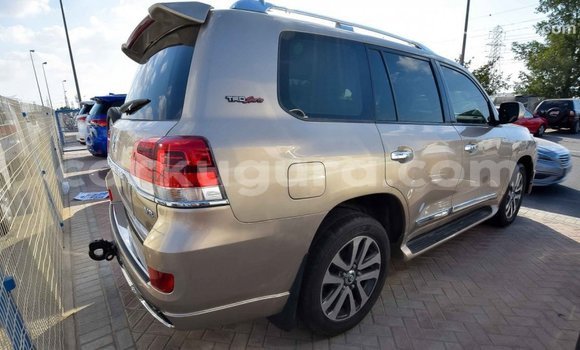 Nunua Imported Toyota Land Cruiser Nyingine Gari ndani ya Import - Dubai nchini Bujumbura Nunua Imported Toyota Land Cruiser Nyingine Gari ndani ya Import - Dubai nchini Bujumbura