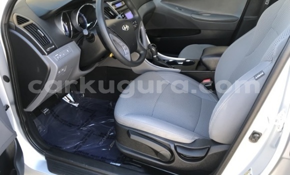 Acheter Occasion Voiture Hyundai Sonata Gris à Cankuzo, Cankuzo Acheter Occasion Voiture Hyundai Sonata Gris à Cankuzo, Cankuzo
