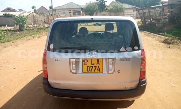 Nunua Ilio tumika Toyota Probox Fedha Gari ndani ya Bujumbura nchini Bujumbura Nunua Ilio tumika Toyota Probox Fedha Gari ndani ya Bujumbura nchini Bujumbura