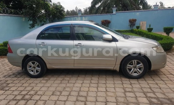 Nunua Ilio tumika Toyota Corolla Fedha Gari ndani ya Bujumbura nchini Bujumbura Nunua Ilio tumika Toyota Corolla Fedha Gari ndani ya Bujumbura nchini Bujumbura