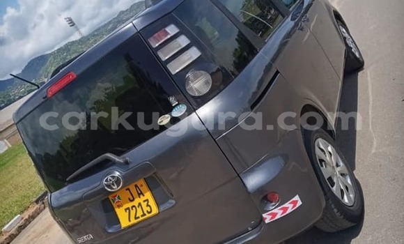 Acheter Occasion Voiture Toyota Sienta Noir à Bujumbura, Bujumbura Acheter Occasion Voiture Toyota Sienta Noir à Bujumbura, Bujumbura