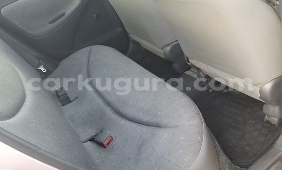 Nunua Ilio tumika Toyota Vitz Nyingine Gari ndani ya Bujumbura nchini Bujumbura Nunua Ilio tumika Toyota Vitz Nyingine Gari ndani ya Bujumbura nchini Bujumbura