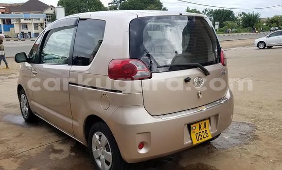 Acheter Occasion Voiture Toyota Porte Marron à Bujumbura, Bujumbura Acheter Occasion Voiture Toyota Porte Marron à Bujumbura, Bujumbura