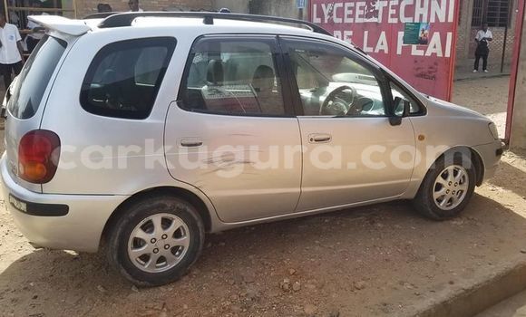 Acheter Occasion Voiture Toyota Spade Gris à Bujumbura, Bujumbura Acheter Occasion Voiture Toyota Spade Gris à Bujumbura, Bujumbura