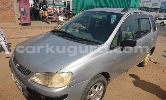 Acheter Occasion Voiture Toyota Spacio Gris à Bujumbura, Bujumbura Acheter Occasion Voiture Toyota Spacio Gris à Bujumbura, Bujumbura