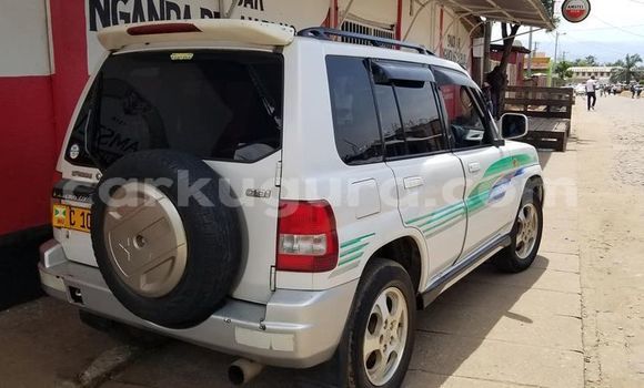 Acheter Occasion Voiture Mitsubishi Pajero Blanc à Bujumbura, Bujumbura Acheter Occasion Voiture Mitsubishi Pajero Blanc à Bujumbura, Bujumbura