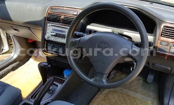 Nunua Ilio tumika Toyota Carina Fedha Gari ndani ya Bujumbura nchini Bujumbura Nunua Ilio tumika Toyota Carina Fedha Gari ndani ya Bujumbura nchini Bujumbura
