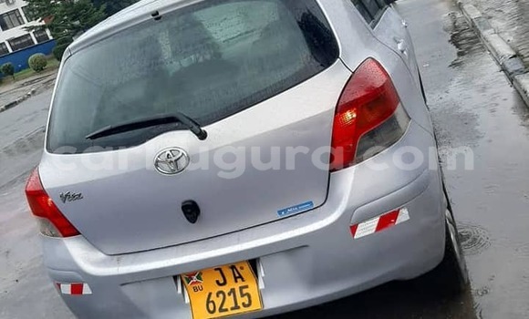 Nunua Ilio tumika Toyota Vitz Fedha Gari ndani ya Bujumbura nchini Bujumbura Nunua Ilio tumika Toyota Vitz Fedha Gari ndani ya Bujumbura nchini Bujumbura