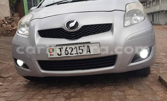 Nunua Ilio tumika Toyota Vitz Fedha Gari ndani ya Bujumbura nchini Bujumbura Nunua Ilio tumika Toyota Vitz Fedha Gari ndani ya Bujumbura nchini Bujumbura