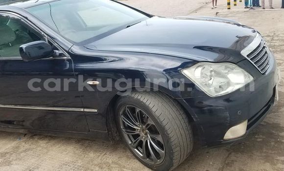 Buy Used Toyota Crown Blue Car in Bujumbura in Bujumbura