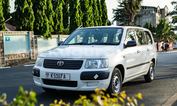 Buy Used Toyota Succeed White Car in Bujumbura in Bujumbura Buy Used Toyota Succeed White Car in Bujumbura in Bujumbura