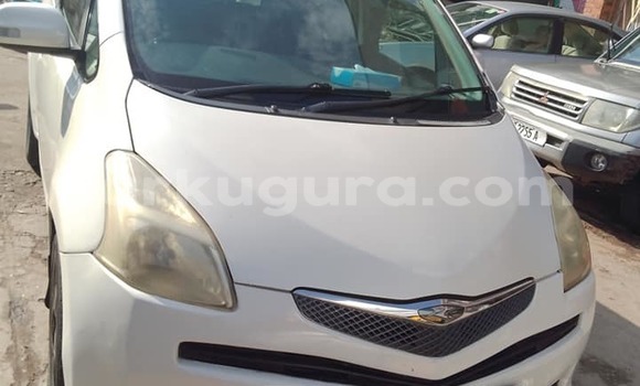 Acheter Occasion Voiture Toyota Ractis Blanc à Bujumbura, Bujumbura Acheter Occasion Voiture Toyota Ractis Blanc à Bujumbura, Bujumbura