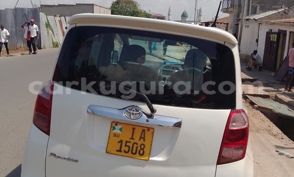 Acheter Occasion Voiture Toyota Ractis Blanc à Bujumbura, Bujumbura Acheter Occasion Voiture Toyota Ractis Blanc à Bujumbura, Bujumbura