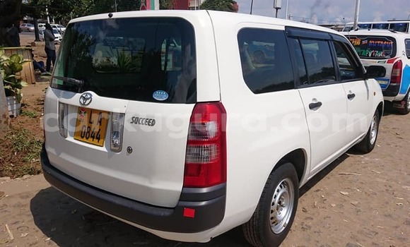Acheter Occasion Voiture Toyota Succeed Blanc à Bujumbura, Bujumbura Acheter Occasion Voiture Toyota Succeed Blanc à Bujumbura, Bujumbura
