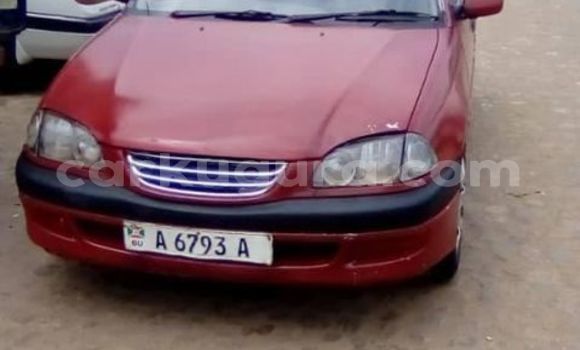 Nunua Ilio tumika Toyota Avensis Nyekundu Gari ndani ya Bujumbura nchini Bujumbura
