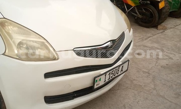 Acheter Occasion Voiture Toyota Ractis Blanc à Bujumbura, Bujumbura Acheter Occasion Voiture Toyota Ractis Blanc à Bujumbura, Bujumbura