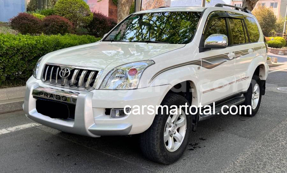 Acheter Occasion Voiture Toyota Prado Blanc à Gihosha, Bujumbura Acheter Occasion Voiture Toyota Prado Blanc à Gihosha, Bujumbura
