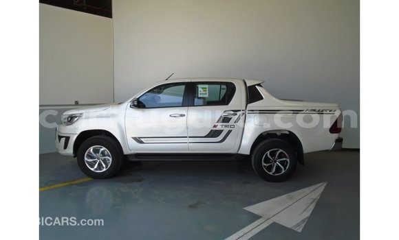 Acheter Import Voiture Toyota Hilux Blanc à Import - Dubai, Bujumbura Acheter Import Voiture Toyota Hilux Blanc à Import - Dubai, Bujumbura