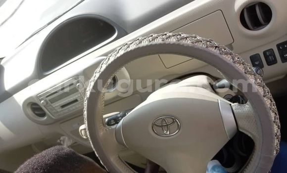 Acheter Occasion Voiture Toyota Porte Gris à Bujumbura, Bujumbura Acheter Occasion Voiture Toyota Porte Gris à Bujumbura, Bujumbura