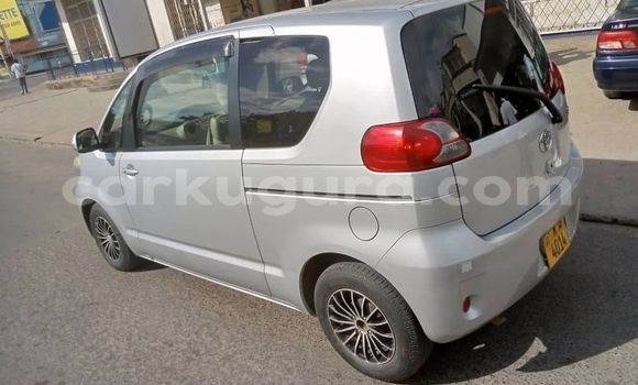 Acheter Occasion Voiture Toyota Porte Gris à Bujumbura, Bujumbura Acheter Occasion Voiture Toyota Porte Gris à Bujumbura, Bujumbura