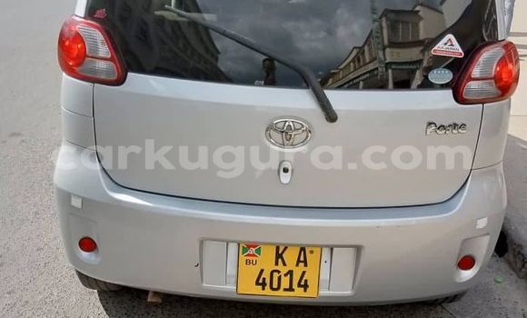 Acheter Occasion Voiture Toyota Porte Gris à Bujumbura, Bujumbura Acheter Occasion Voiture Toyota Porte Gris à Bujumbura, Bujumbura