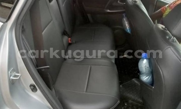 Acheter Occasion Voiture Toyota RAV4 Gris à Bujumbura, Bujumbura Acheter Occasion Voiture Toyota RAV4 Gris à Bujumbura, Bujumbura