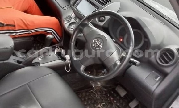 Acheter Occasion Voiture Toyota RAV4 Gris à Bujumbura, Bujumbura Acheter Occasion Voiture Toyota RAV4 Gris à Bujumbura, Bujumbura
