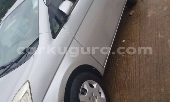 Acheter Occasion Voiture Toyota ISis Gris à Bujumbura, Bujumbura Acheter Occasion Voiture Toyota ISis Gris à Bujumbura, Bujumbura