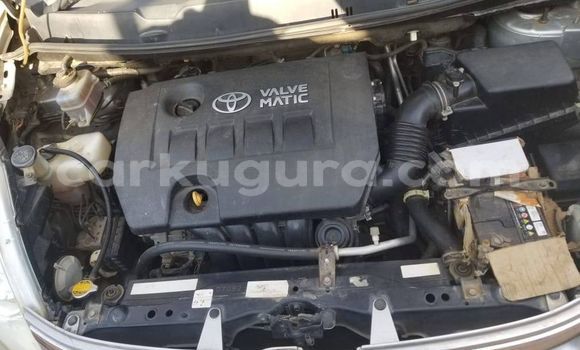 Acheter Occasion Voiture Toyota ISis Gris à Bujumbura, Bujumbura Acheter Occasion Voiture Toyota ISis Gris à Bujumbura, Bujumbura