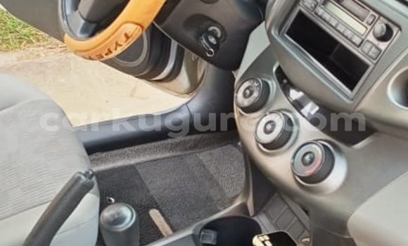 Buy Used Toyota RAV4 Silver Car in Bujumbura in Bujumbura Buy Used Toyota RAV4 Silver Car in Bujumbura in Bujumbura