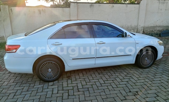 Buy Used Toyota Camry White Car in Bujumbura in Bujumbura Buy Used Toyota Camry White Car in Bujumbura in Bujumbura