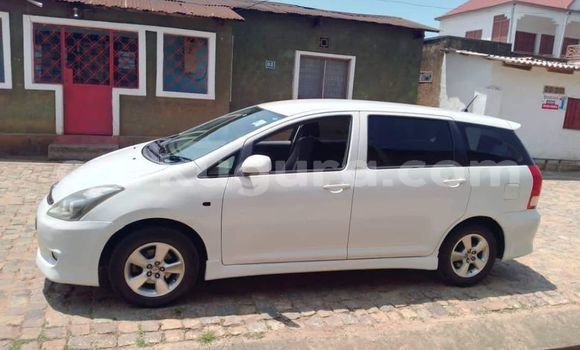 Acheter Occasion Voiture Toyota Wish Blanc à Bujumbura, Bujumbura Acheter Occasion Voiture Toyota Wish Blanc à Bujumbura, Bujumbura