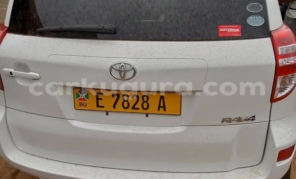 Acheter Occasion Voiture Toyota RAV4 Blanc à Bujumbura, Bujumbura Acheter Occasion Voiture Toyota RAV4 Blanc à Bujumbura, Bujumbura