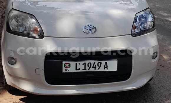 Acheter Occasion Voiture Toyota Porte Beige à Bujumbura, Bujumbura Acheter Occasion Voiture Toyota Porte Beige à Bujumbura, Bujumbura