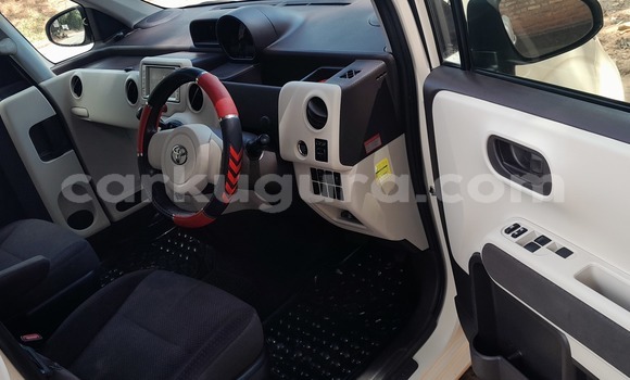 Acheter Occasion Voiture Toyota Porte Beige à Bujumbura, Bujumbura Acheter Occasion Voiture Toyota Porte Beige à Bujumbura, Bujumbura