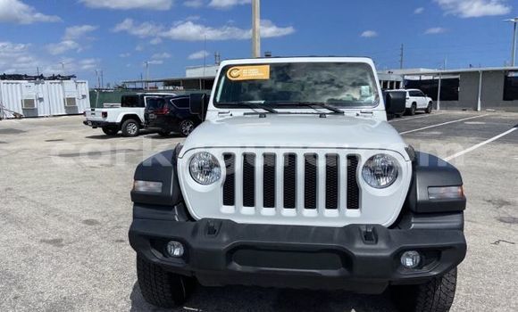Buy Used Jeep Wrangler White Car in Bwiza in Bujumbura Buy Used Jeep Wrangler White Car in Bwiza in Bujumbura