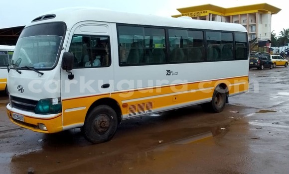 Acheter Occasion Voiture Toyota Coaster Blanc à Kinama, Bujumbura Acheter Occasion Voiture Toyota Coaster Blanc à Kinama, Bujumbura