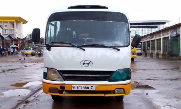 Acheter Occasion Voiture Toyota Coaster Blanc à Kinama, Bujumbura Acheter Occasion Voiture Toyota Coaster Blanc à Kinama, Bujumbura