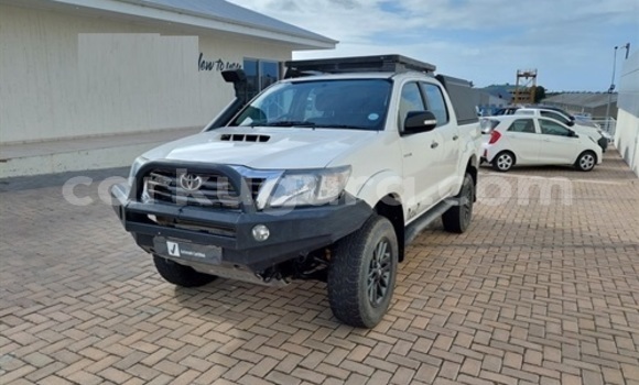 Buy Used Toyota Hilux White Car in Gitega in Burundi Buy Used Toyota Hilux White Car in Gitega in Burundi