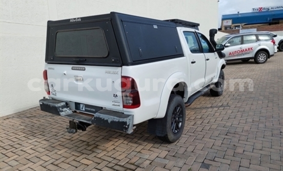 Buy Used Toyota Hilux White Car in Gitega in Burundi Buy Used Toyota Hilux White Car in Gitega in Burundi