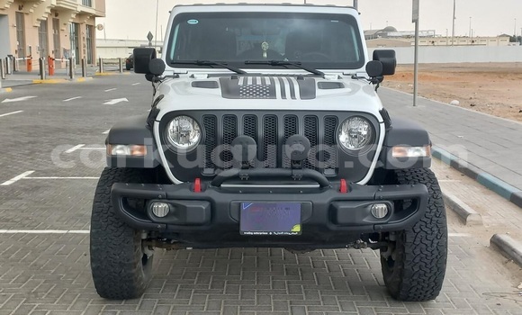 Nunua Ilio tumika Jeep Wrangler Nyeupe Gari ndani ya Gitega nchini Burundi Nunua Ilio tumika Jeep Wrangler Nyeupe Gari ndani ya Gitega nchini Burundi